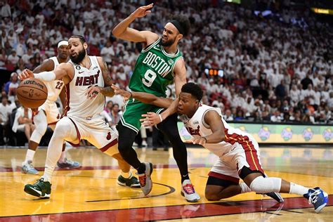Local pro NBA player, Celtics' Derrick White, makes buzzer-beating shot